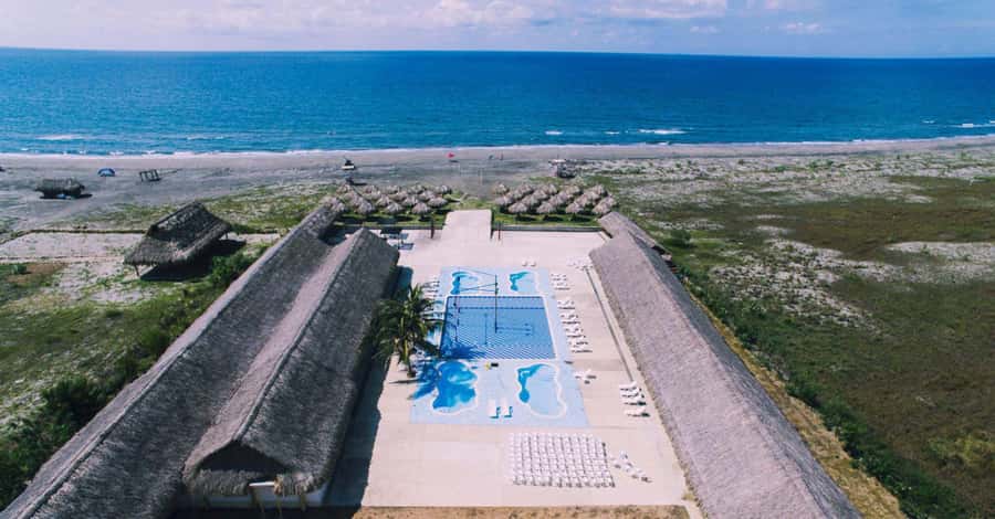 Cartagena: Mud Volcano Tour with Lunch, Pool, and Beach - Lunch choices and what the $50 price covers