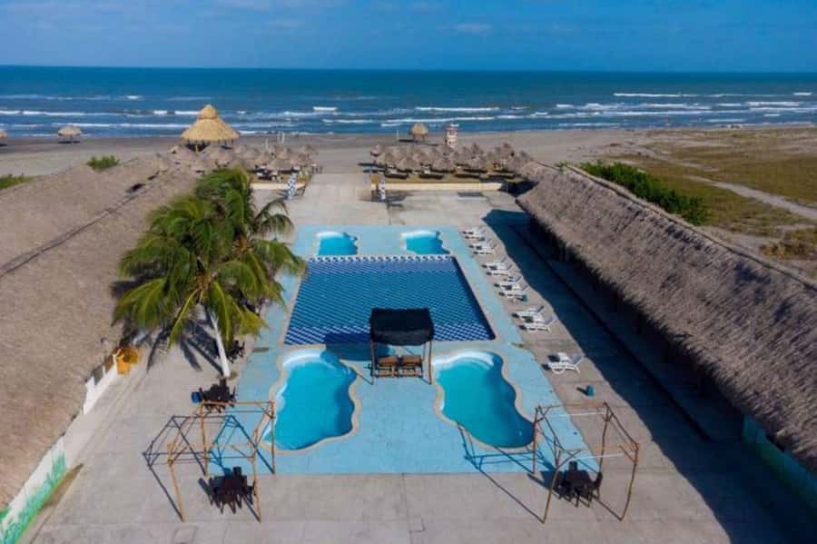 Cartagena: Mud Volcano Tour with Lunch, Pool, and Beach - What to pack and how to manage the day