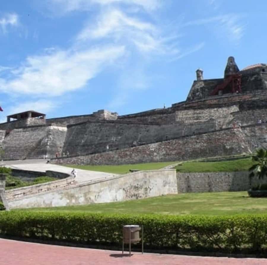 Cartagena: Panoramic City Tour, Monuments, Walls, Castle - A low-cost way to get your Cartagena bearings