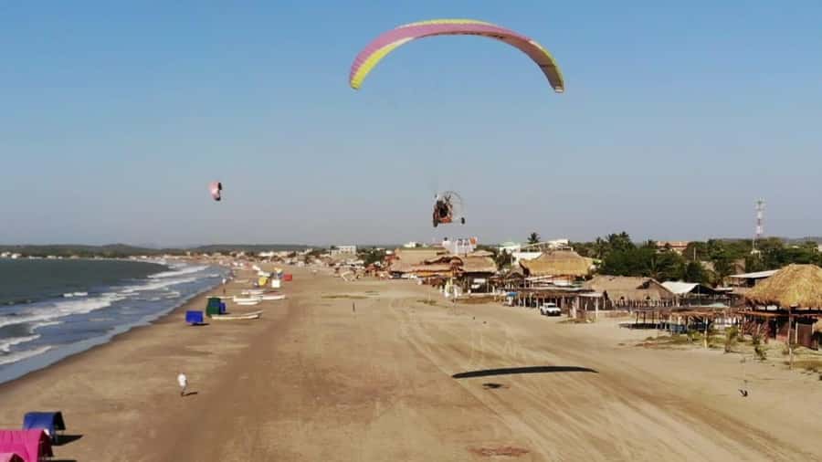 Cartagena: Paratriking Flight from the Beach - The 10-minute flight: quick and memorable