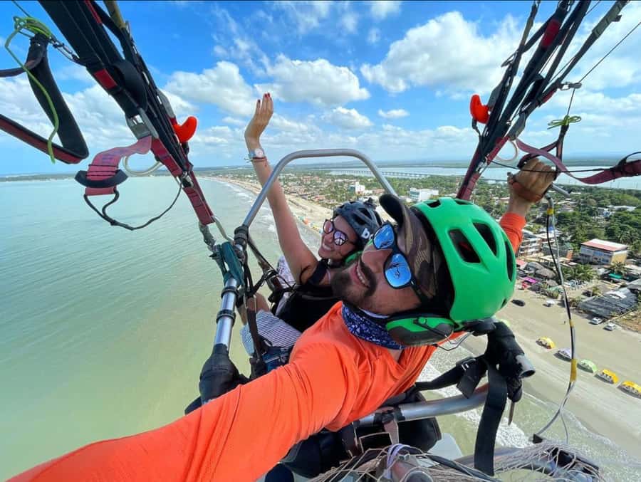 Cartagena: Paratriking Flight from the Beach - The 15-minute flight: better for the view