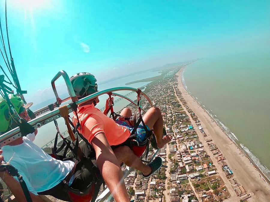Cartagena: Paratriking Flight from the Beach - From the agency to the beach facility