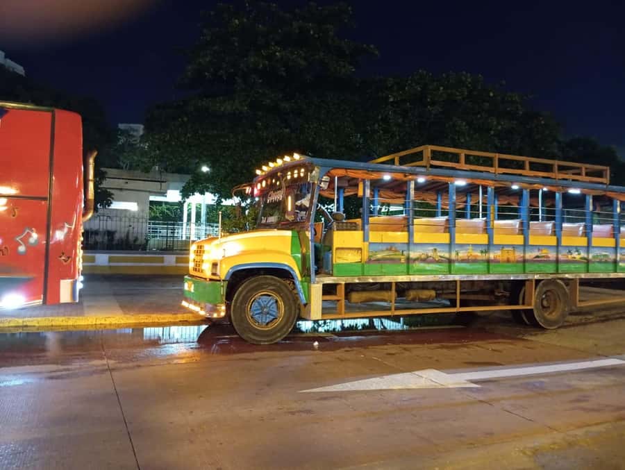 Cartagena: Party on a typical bus crossing the city - What kind of Cartagena tour is this?