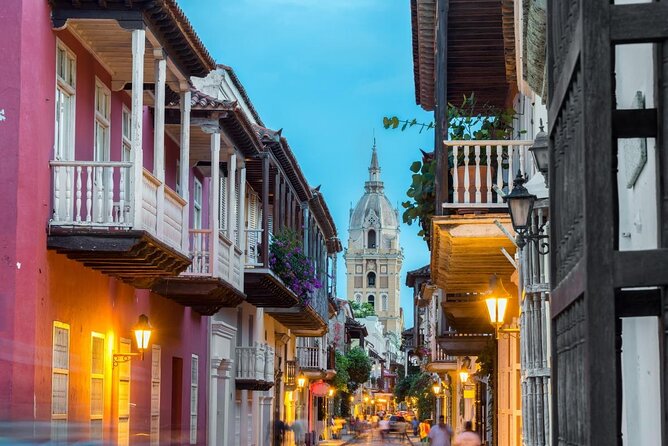 Cartagena Photo Experience - Plaza Santo Domingo Starts the Session