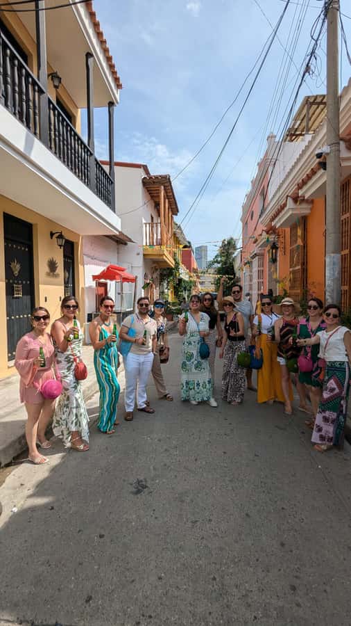 Cartagena: Private City Tour in an Air-Conditioned Vehicle - Entering the walled city: shopping, churches, and old plazas