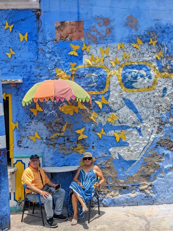 Cartagena: Private City Tour in an Air-Conditioned Vehicle - Comfort, walking, and the practical details