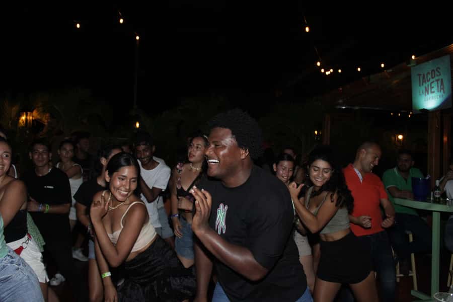 Cartagena: Pub Crawl with Dancing Lessons and Free Shots - Eivissa, Mirador, and Taboo
