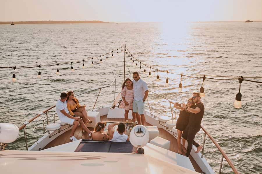 Cartagena: Sunset Cruise with Open Bar - Boarding at La Bodeguita Pier