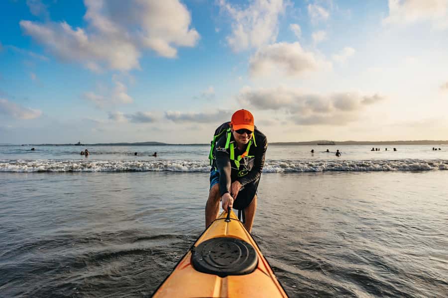 Cartagena: Sunset Sea Kayaking Tour - The one-hour paddle through Cartagena Bay