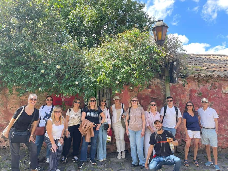 Colonia del Sacramento:Best Walking Tour (Historic Old Town) - The lighthouse area, river views, and final photo stops