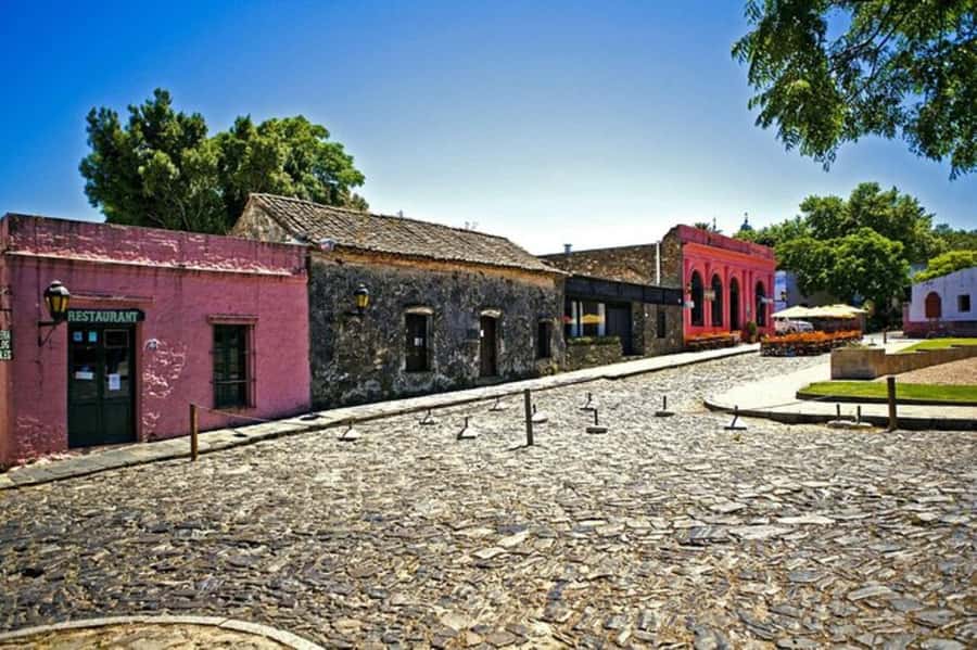 Colonia del Sacramento: Small-Group Day Trip - Calle de los Suspiros and the old city gate