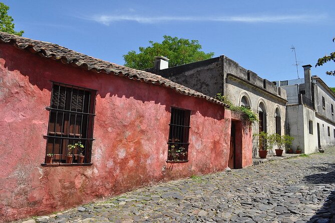 Colonia Premium Day Tour From Buenos Aires - The real schedule: a full day with a short visit