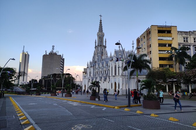 Cristo Rey, Tertulia Museum and Downtown Cali City Tour - Cristo Rey and the view over Cali