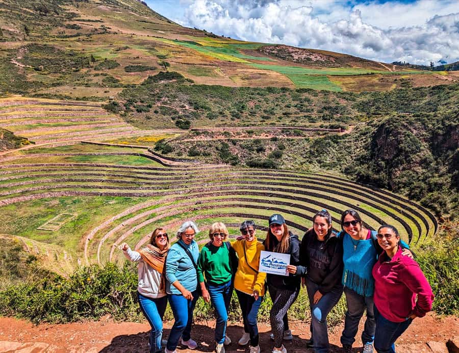 Cusco:Chinchero,Moray & Salt Mines drop-off in Ollantaytambo - Chinchero turns textiles into a cultural lesson