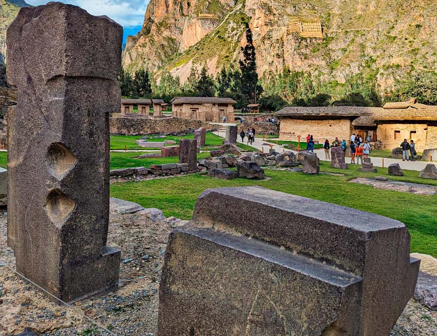 Cusco:Chinchero,Moray & Salt Mines drop-off in Ollantaytambo - Moray shows the Incas working with difficult terrain