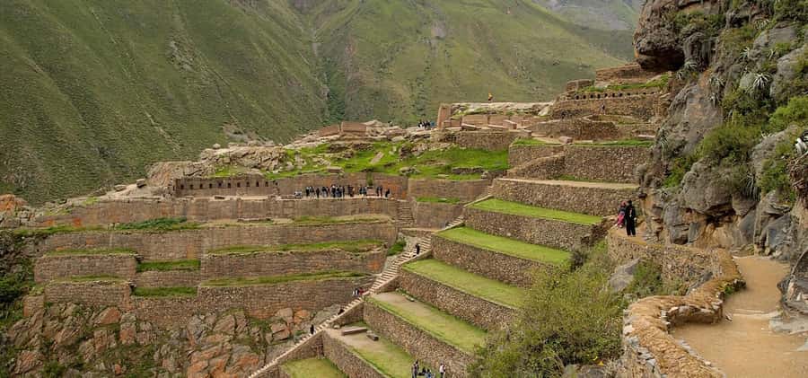 Cusco: Full-Day Sacred Valley and Maras Tour - Chinchero begins the day with textiles and Incan remains