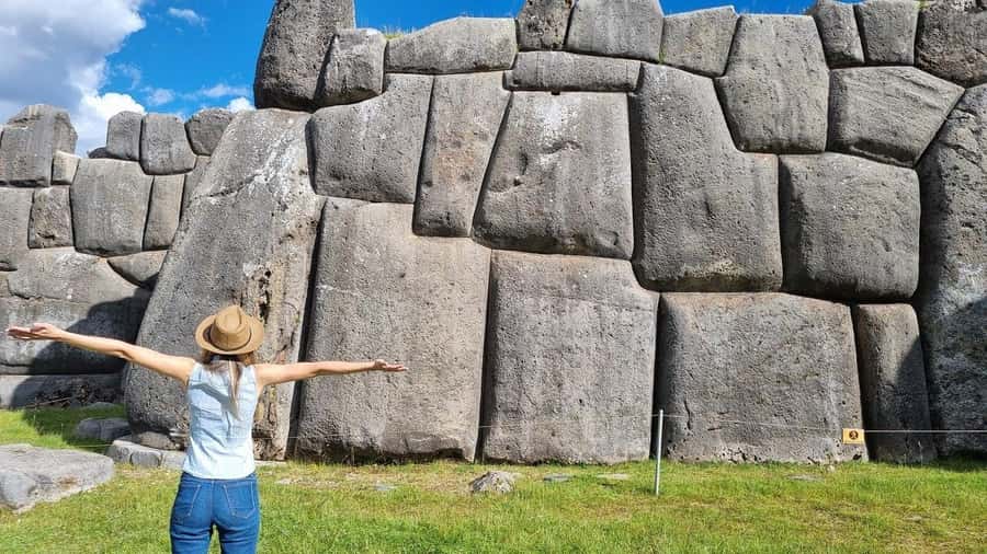 Cusco: Half-Day City Tour with Sacsayhuaman and Q'enco - The guides are the real value