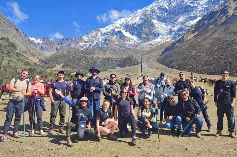 Cusco: Humantay Lake Tour with Breakfast and Buffet Lunch - Humantay Lake and the ridge above the water