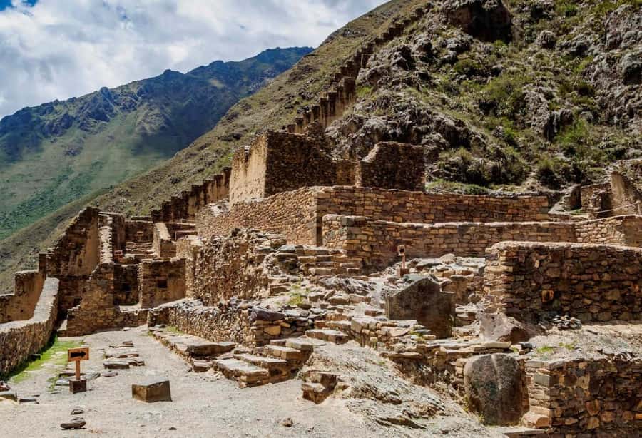Cusco: Sacred Valley, Pisac, Ollantaytambo, Salt Mines Moray - Pisac: ruins above a market town