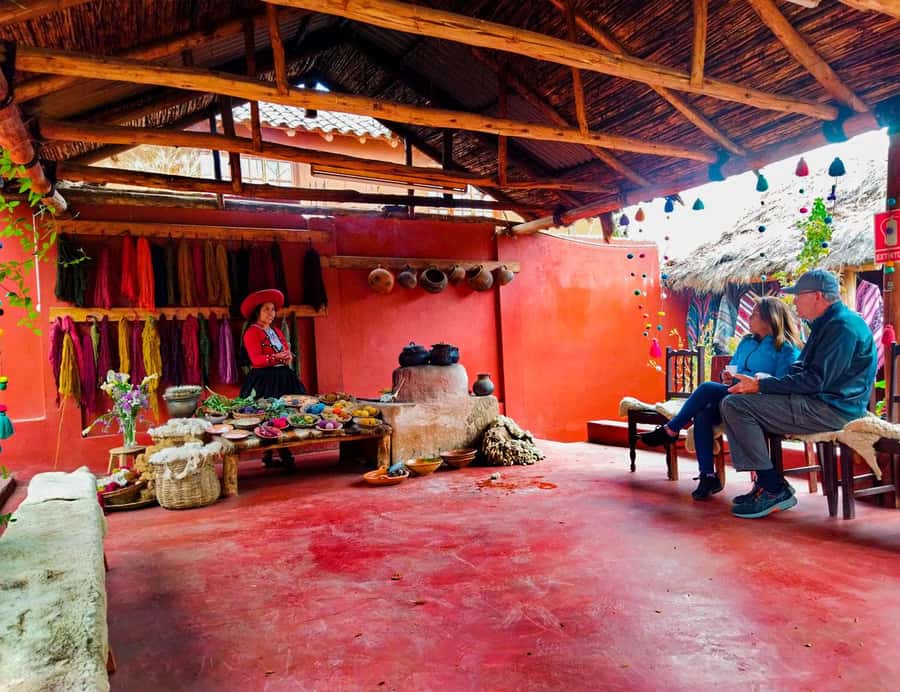 Cusco:Sacred Valley Pisaq,Ollantaytambo,Chinchero with Lunch - The guide makes the difference
