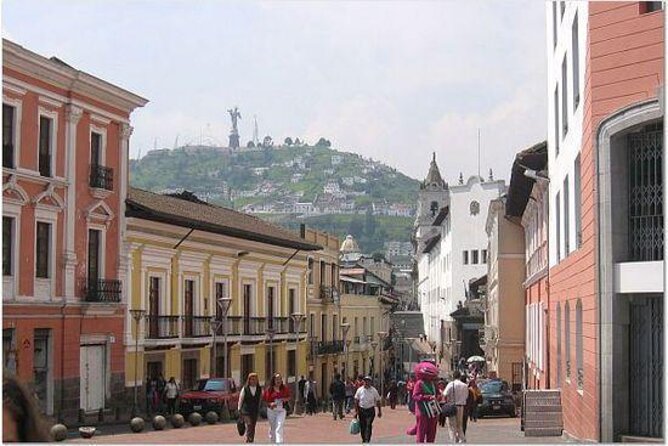 Discover Quito; Old town, Middle of the world + Cable car PRIVATE - One day, three faces of Quito