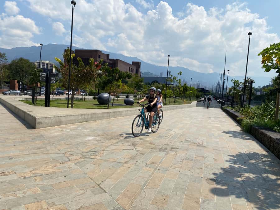 E-Bike City Tour Medellin with Local beer and Snacks - Is $36 a fair price?
