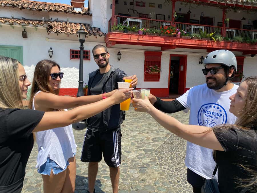 E-Bike City Tour Medellin with Local beer and Snacks - Conquistadores and the city’s bike paths