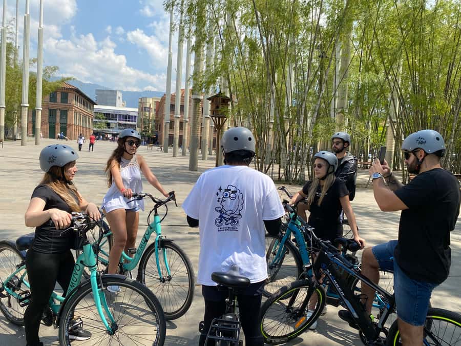 E-Bike City Tour Medellin with Local beer and Snacks - Plaza Botero and the central city