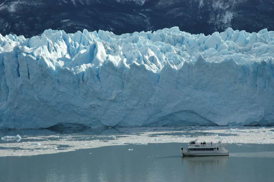 El Calafate: Perito Moreno Glacier & Optional Boat Cruise - Lunch, cafés, and what to carry