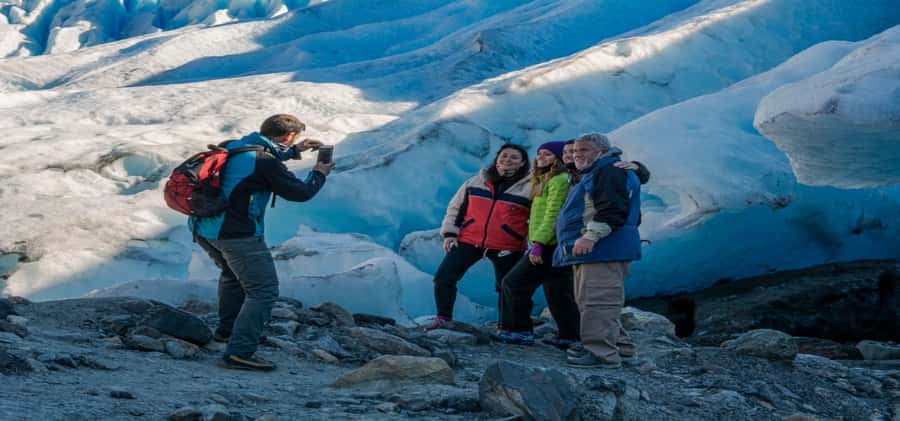 El Calafate: Safari Azul Los Glaciares Trekking Tour - What the $182 price covers