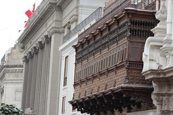 Experience Lima: Taste 12 Snacks and Visit Top Monuments - Mercado Central brings everyday Lima to the table
