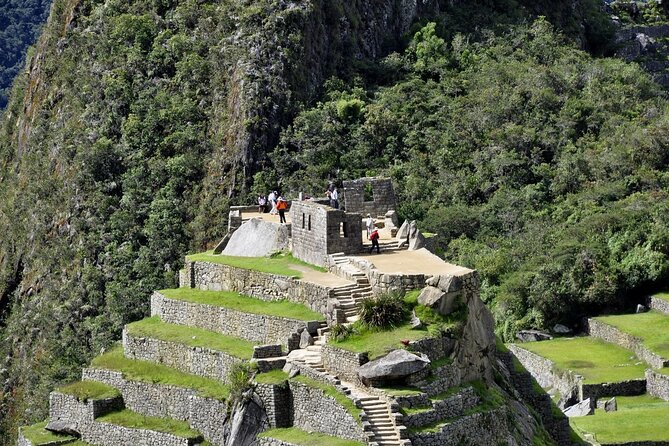 Experience Machu Picchu sustainably on a private tour from Cusco - Riding the Voyager train from San Pedro