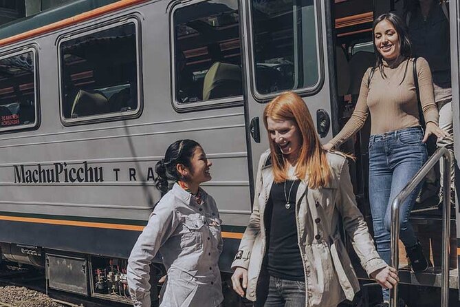 Experience Machu Picchu sustainably on a private tour from Cusco - The return to Cusco and the Caña Alta gift