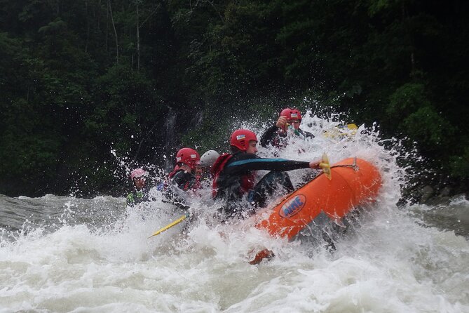Extreme Rafting in Baños de Agua Santa Level III and IV+ - The 40-minute ride along the waterfall route