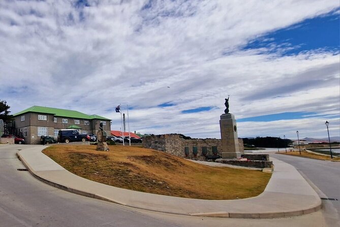 Falkland Islands Shared Tour Sightseeing with Penguins - Group size, walking, and comfort