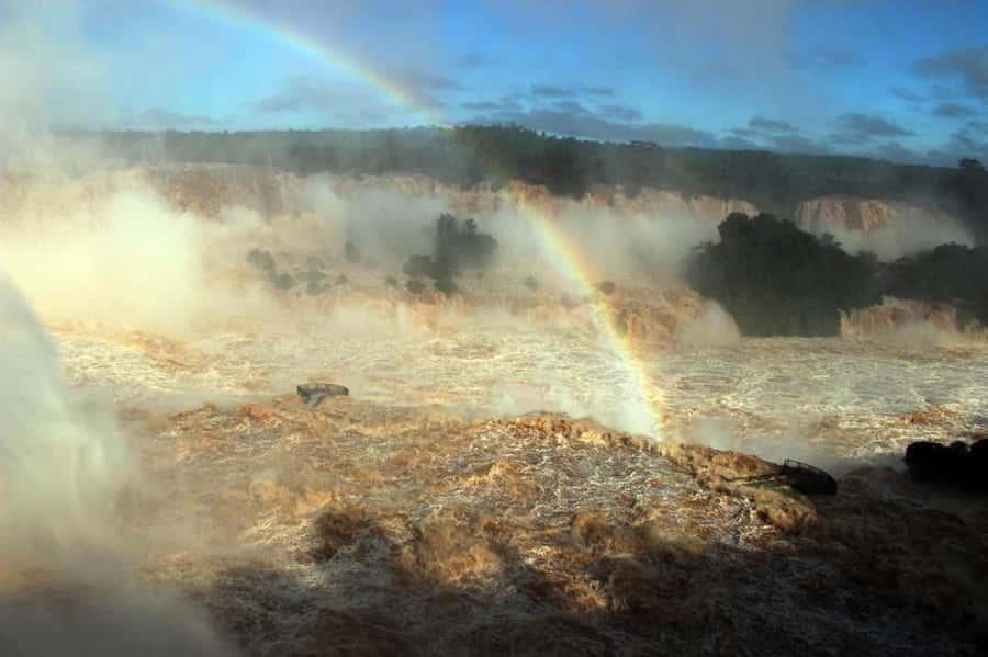 Foz do Iguaçu: Brazil/Argentina Sides Iguazu Falls Day Tour - Argentinas trails and the road to Devils Throat