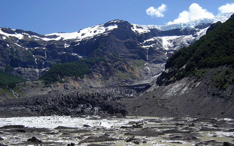 From Bariloche: Cerro Tronador Full-Day Tour - Vuriloches Valley leads to Ventisquero Negro