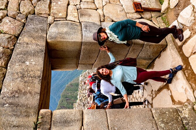 From Cusco - 2-Day Tour to the Sacred Valley and Machu Picchu with Lunch - Early transport to Machu Picchu