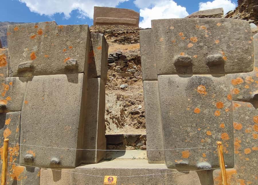 From Cusco: 2-Day Trip to the Sacred Valley and Machu Picchu - The Pisac market is best for browsing
