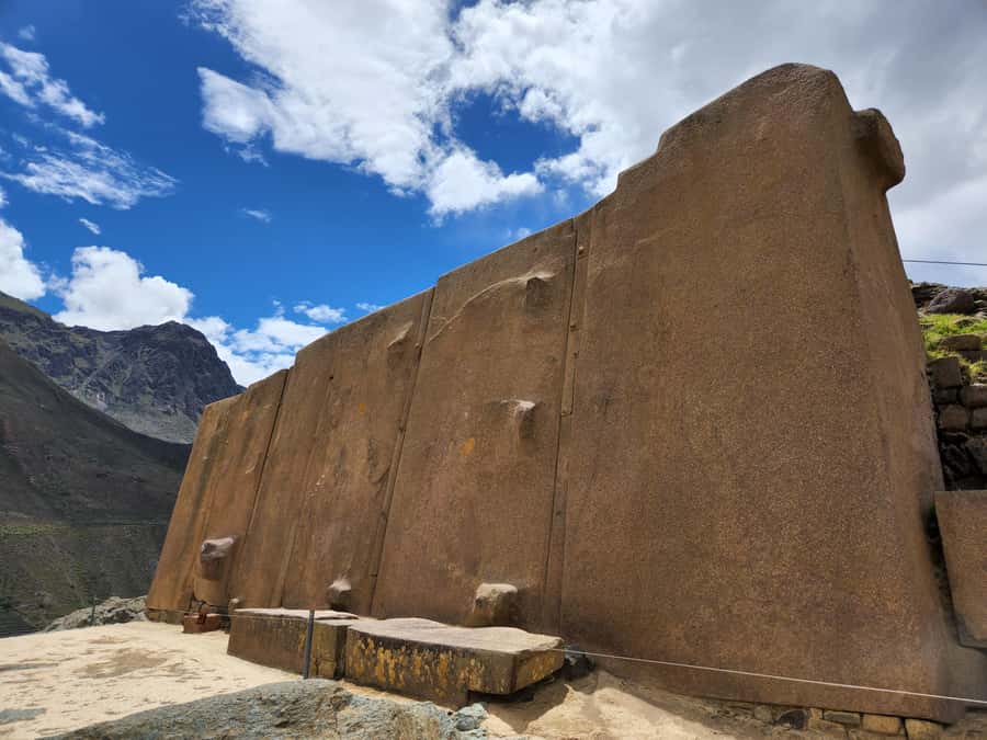 From Cusco: Chinchero, Moray, Maras and Ollantaytambo - Chinchero combines Inca stones with alpaca textiles