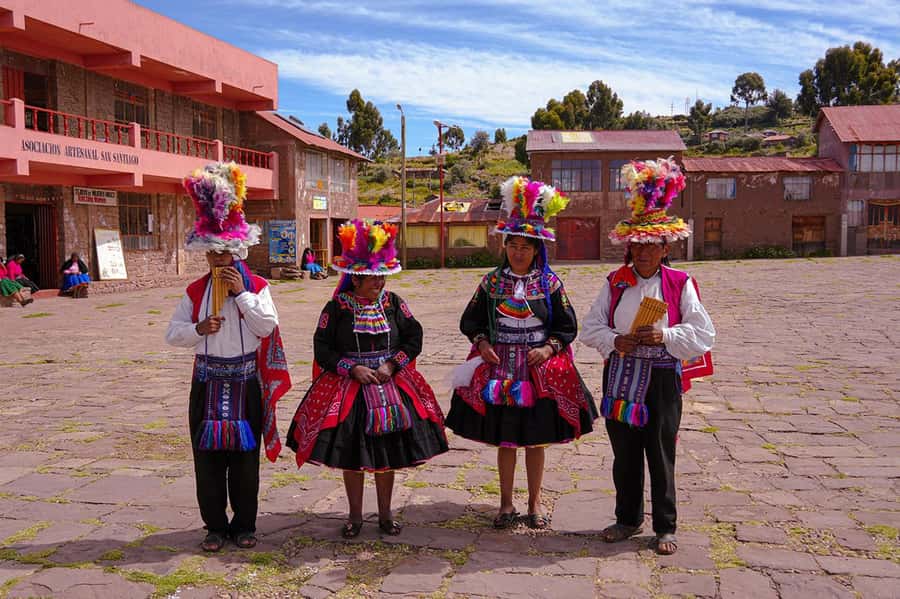 From Cusco: Titicaca Lake - Full day tour with sleeper bus - What the $119 price really covers