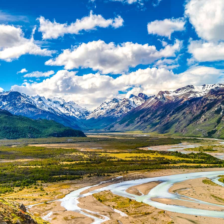 From El Calafate: El Chalten Full-Day Tour and Short Hike - Arriving in El Chaltén