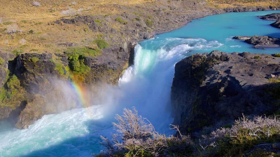 From El Calafate: Torres del Paine Full Day Tour - The 1.5-hour walk from Salto Grande
