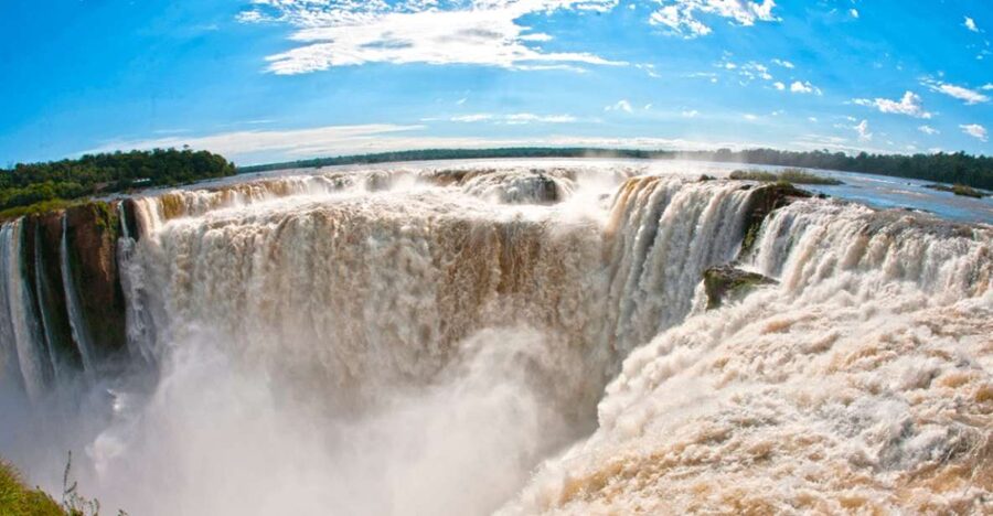 From Foz do Iguaçu: Argentinian Iguazu Falls with Ticket - The upper circuit shows the Falls from above