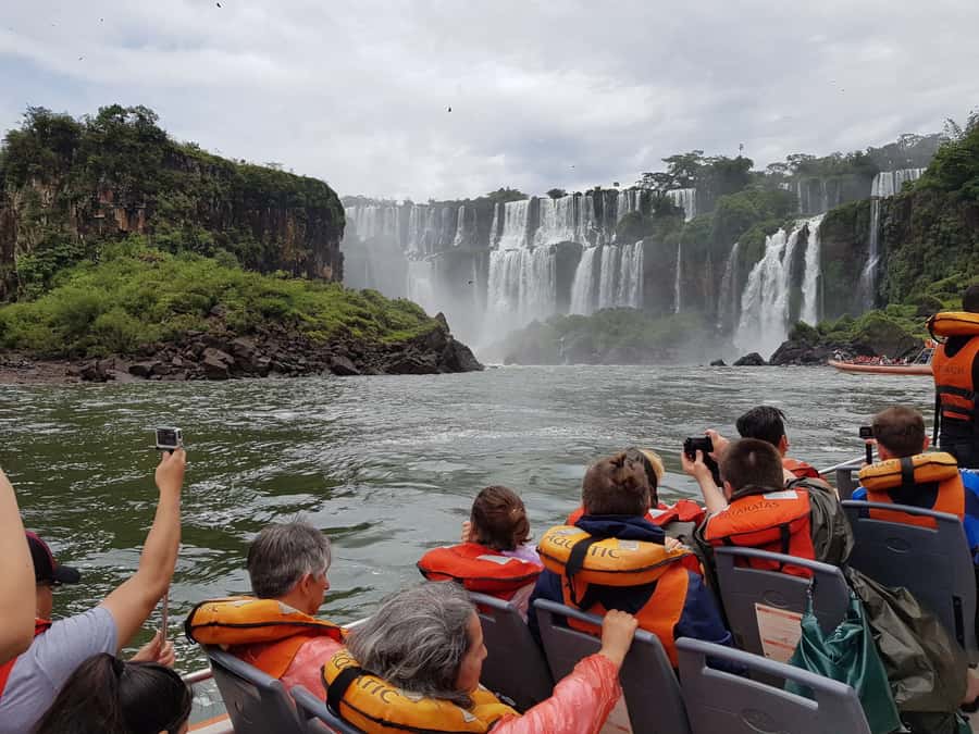 From Foz do Iguaçu: Iguazú Falls Boat Ride Argentina - Why the Argentine side is worth the border crossing