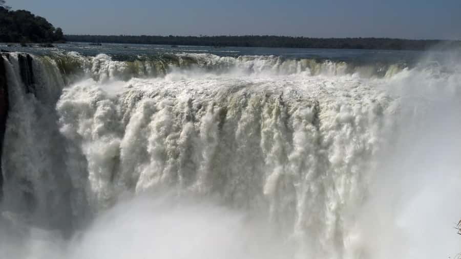 From Foz do Iguaçu: Iguazú Falls Boat Ride Argentina - Getting into Iguazú National Park