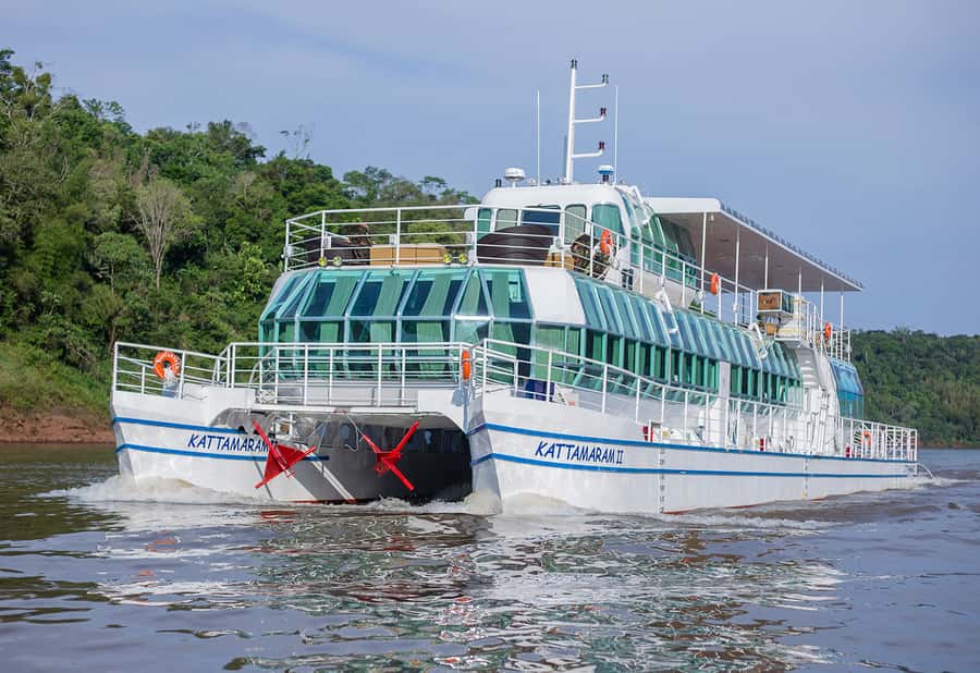From Foz do Iguaçu: Sunset Catamaran Tour with Meal - From your Foz hotel to Echaporã Port