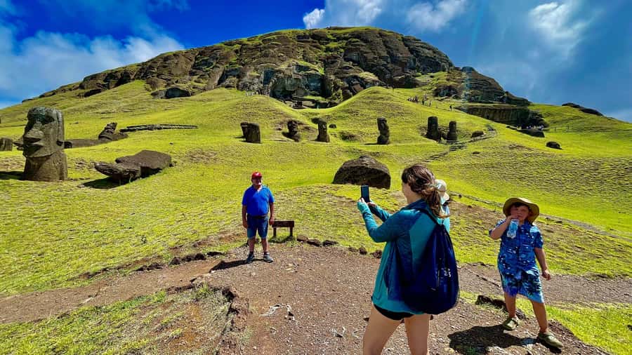 From Hanga Roa: Rapa Nui Culture Sightseeing Tour - Akahanga and the island’s older stories