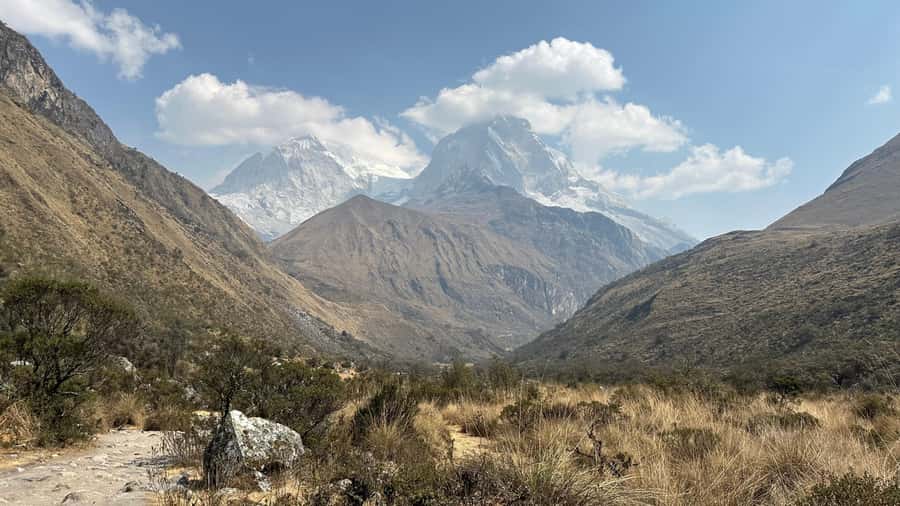 From Huaraz: Hike to the Lagoon 69 - The zigzag trail to the blue lake