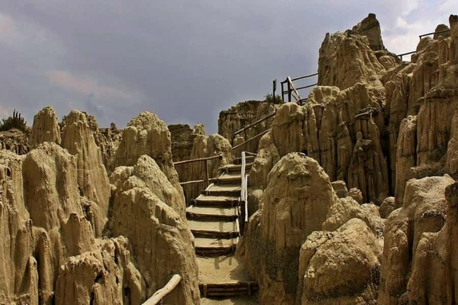 From La Paz: Day Trip to Chacaltaya and Moon Valley - The high-altitude walk requires honest preparation